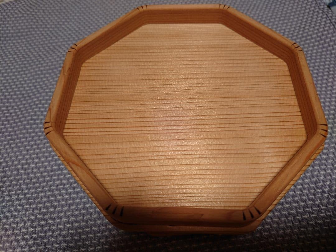 Amazon.co.jp: 〈季節限定デザイン〉箱屋常吉 八角弁当箱 : ホーム